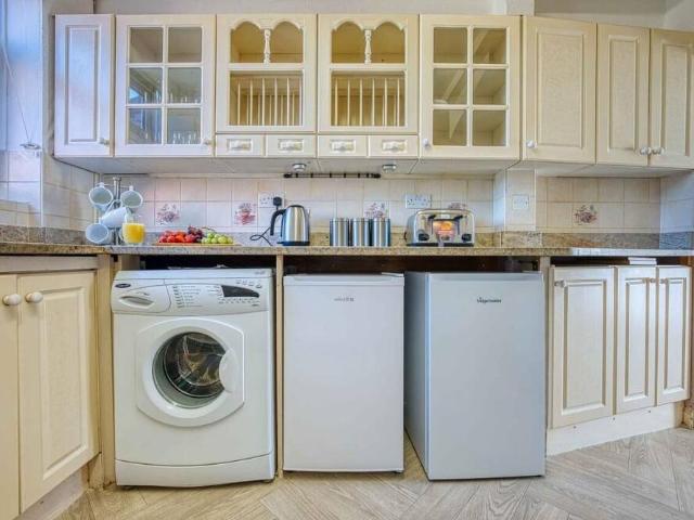 Birmingham, B26 2UT, United Kingdom | 3 bed house for rent #129296131 | Rentberry