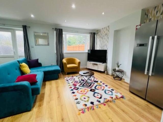 Birmingham, B31 2HD, United Kingdom | 4 bed house for rent #121528343 | Rentberry