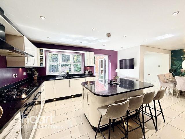 Birmingham B37 4 bed detached house to rent £1,995 pcm £460 pw
