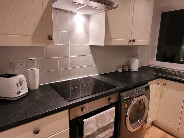 Birmingham, B38 9PE, United Kingdom | 2 bed apartment for rent #96528483 | Rentberry