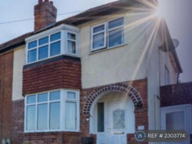 Birmingham, Birmingham, B67 3 bed semi detached house to rent £1,250 pcm £288 pw