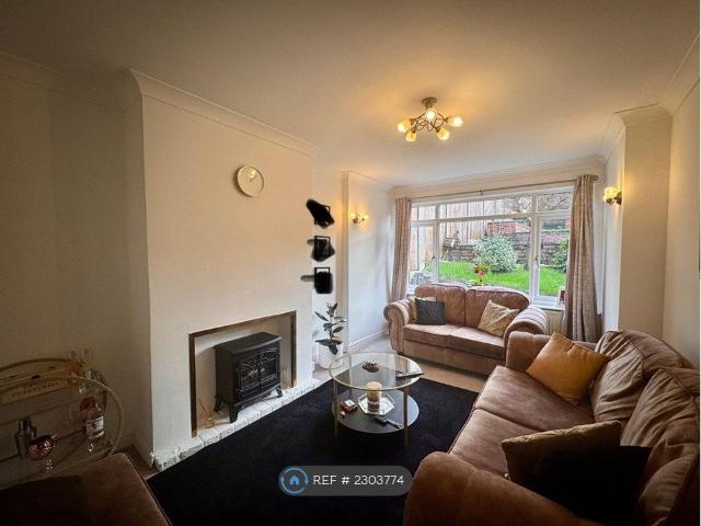 Birmingham, Birmingham B67, 3 bed semi detached house to rent, £1,250 pcm | PrimeLocation