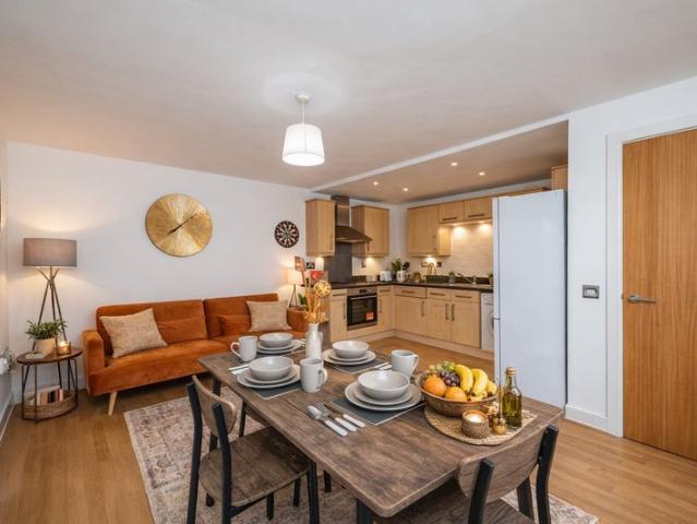 Birmingham City 2 Bed Modern Apt