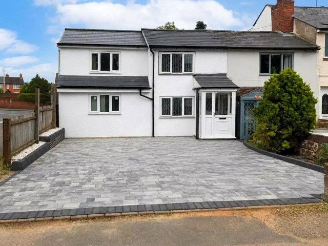 LICKEY END, BROMSGROVE B61 3 bed semi detached house to rent £1,400 pcm £323 pw