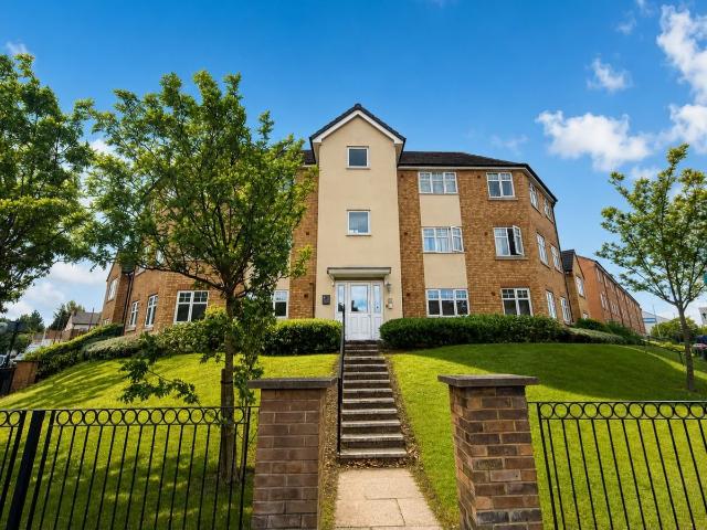Birmingham Road, Oldbury B69, 2 bed flat to rent, £850 pcm | PrimeLocation