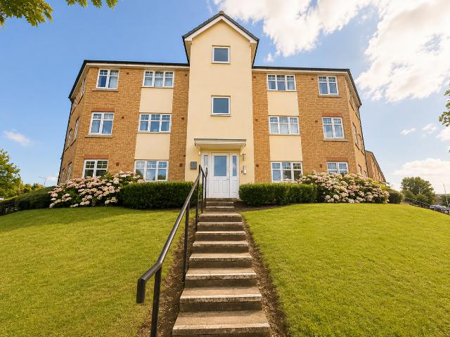 Birmingham Road, Oldbury B69, 2 bed flat to rent, £850 pcm | PrimeLocation