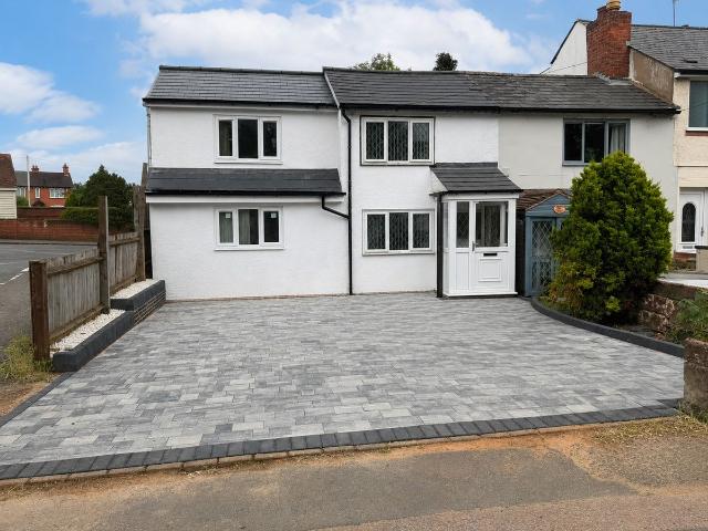 Birmingham Road, Lickey End, Bromsgrove B61, 3 bed end terrace house to rent, £1,400 pcm | PrimeLocation
