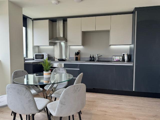 Birmingham Road, West Bromwich B70, 2 bed flat to rent, £1,100 pcm | PrimeLocation