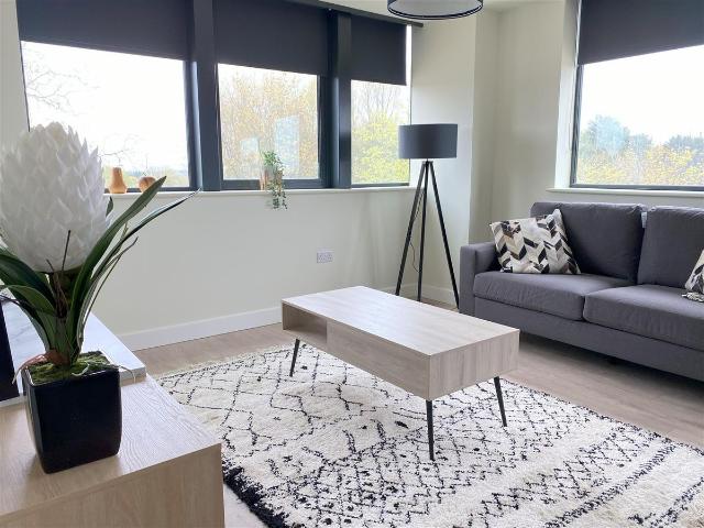 Birmingham Road, West Bromwich B70, 2 bed flat to rent, £1,150 pcm | PrimeLocation