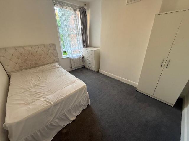 Birnam Road, Finsbury Park 1 bed in a house share to rent £1,025 pcm £237 pw