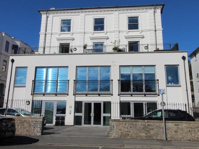 Birnbeck Road, Weston Super Mare 2 bed apartment to rent £975 pcm £225 pw