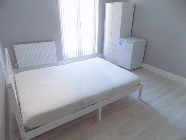 Biscot Road, Luton, Bedfordshire LU3, Studio to rent, £725 pcm | PrimeLocation
