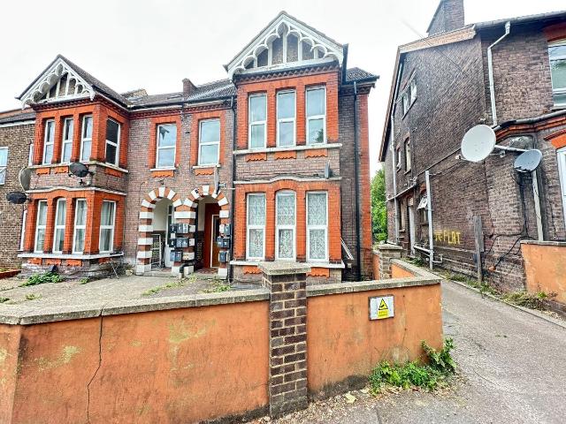 Biscot Road, Luton, Bedfordshire LU3, 1 bed flat to rent, £950 pcm | PrimeLocation