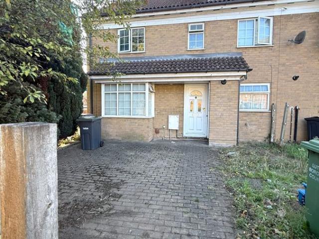 Biscot Road, Luton LU3, 2 bed terraced house to rent, £1,300 pcm | PrimeLocation