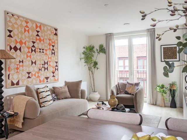 Biscuit Walk, Bermondsey, London, SE16 3 bed flat to rent £5,913 pcm £1,365 pw