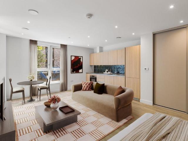 Biscuit Walk, London, SE16 Studio to rent £2,555 pcm £590 pw