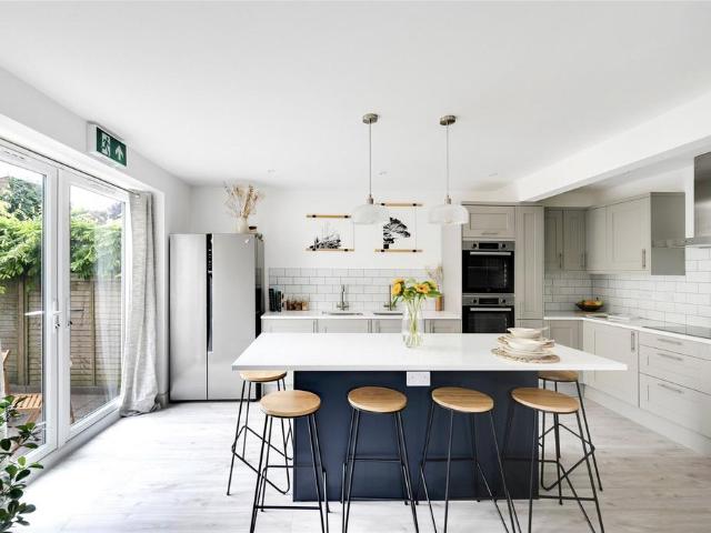 Bishopthorpe Road, Horfield, Bristol. 7 bed semi detached house to rent £5,250 pcm £1,212 pw