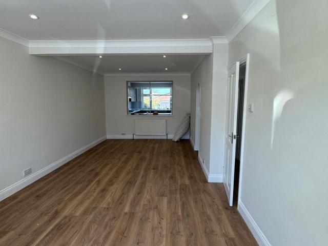 Bishop Ken Road, Harrow Weald HA3, 4 bed semi detached house to rent, £2,700 pcm | PrimeLocation