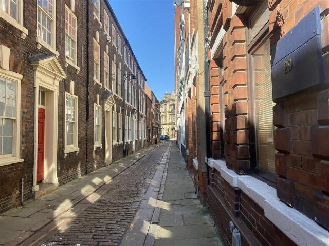 Bishop Lane, Hull 1 bed flat to rent £750 pcm £173 pw