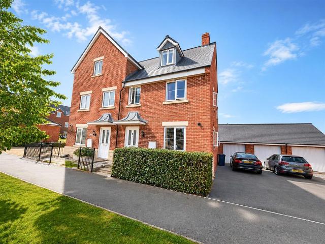 Bishops Cleeve, Cheltenham GL52, 4 bed property to rent, £1,675 pcm | PrimeLocation