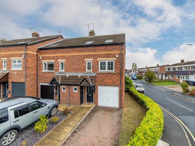 Bishops Close, Durham, DH1 4 bed end of terrace house to rent £1,400 pcm £323 pw