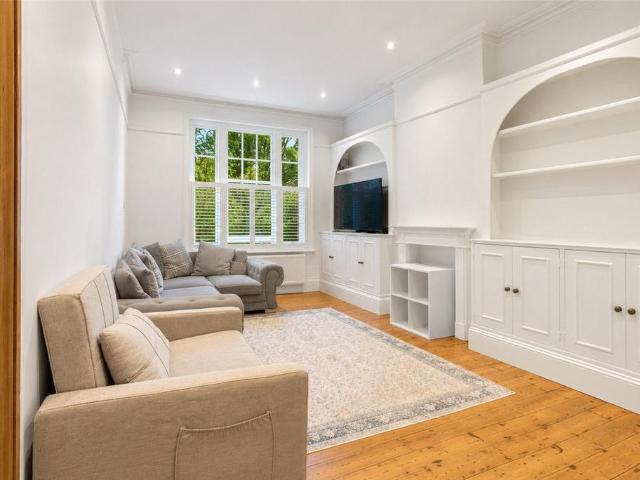 Bishops Park Road, London, SW6 3 bed apartment to rent £3,750 pcm £865 pw