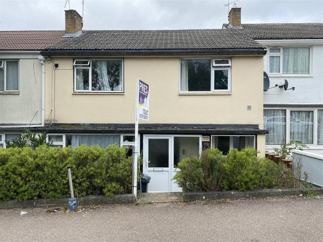 Bishops Rise, Hatfield 4 bed house to rent £1,900 pcm £438 pw