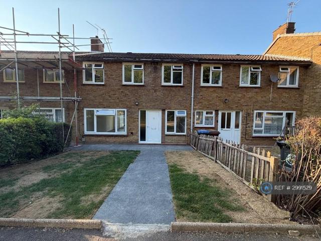 Bishops Rise, Hatfield, AL10 4 bed terraced house to rent £1,950 pcm £450 pw