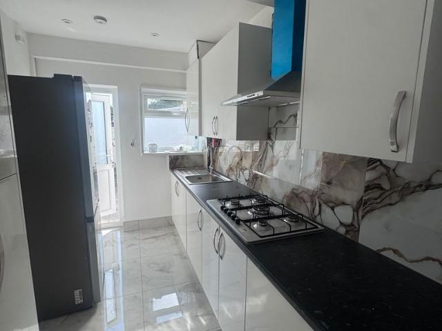 Bishops Road, Hayes UB3 3 bed semi detached house to rent £2,400 pcm £554 pw