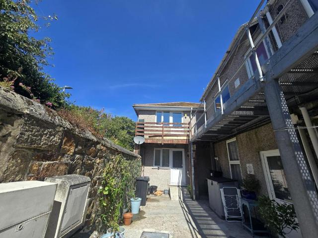 Bishops Road, St. Ives TR26 1 bed flat to rent £850 pcm £196 pw