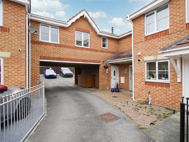 Bishops Walk, Sheffield S26 1 bed coach house to rent £650 pcm £150 pw