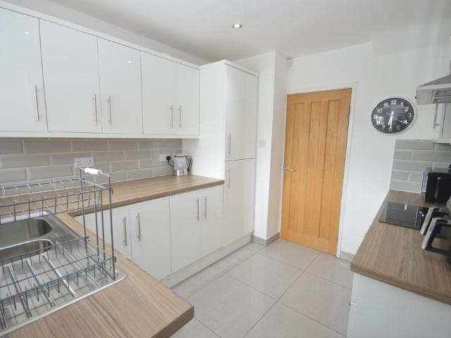 Bishops Way, Widnes 2 bed terraced house to rent £950 pcm £219 pw
