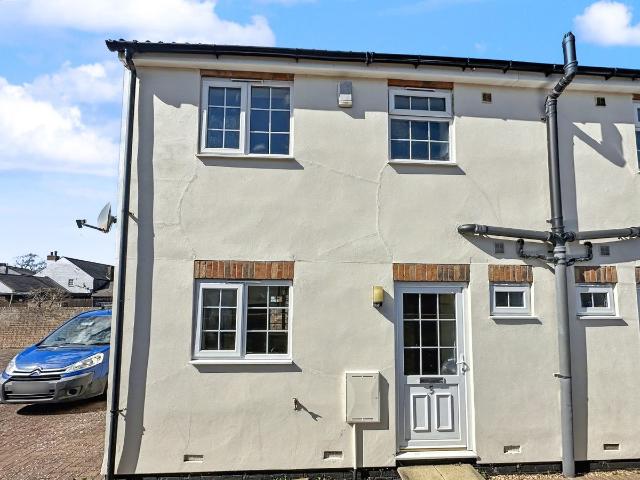 Bishops Yard, Somersham, Cambs PE28, 2 bed detached house to rent, £975 pcm | PrimeLocation