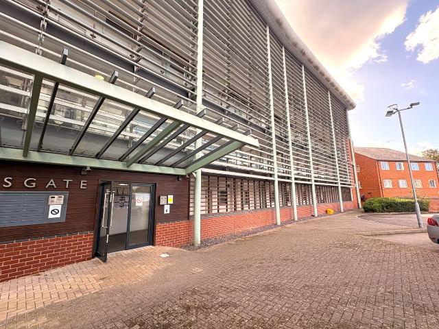 Bishopsgate House, 21 Aldbourne Road, Coventry CV1, 3 bed flat to rent, £1,400 pcm | PrimeLocation