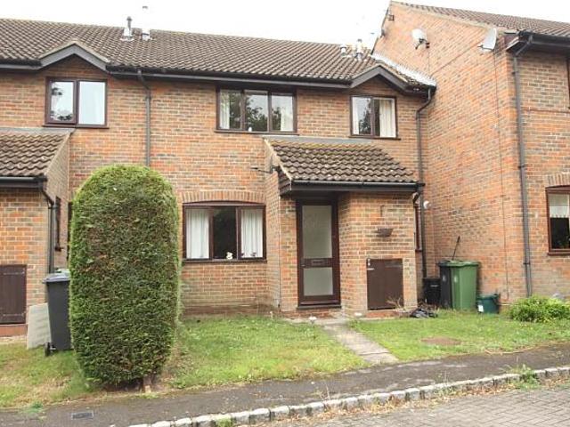 Bisley, Woking GU24 2 bed terraced house to rent £1,400 pcm £323 pw