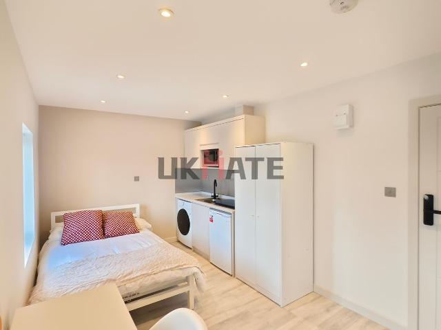 Bisson Road, London E15, 1 bed property to rent, £1,232 pcm | PrimeLocation