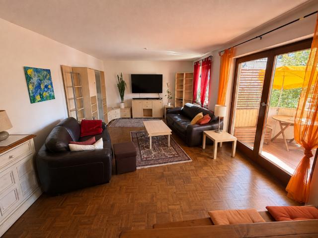 BITTE TEXT LESEN MAX. 3 PERSONEN! 3 Zi Whg. Südbalkon ruhige & zentrale Lage