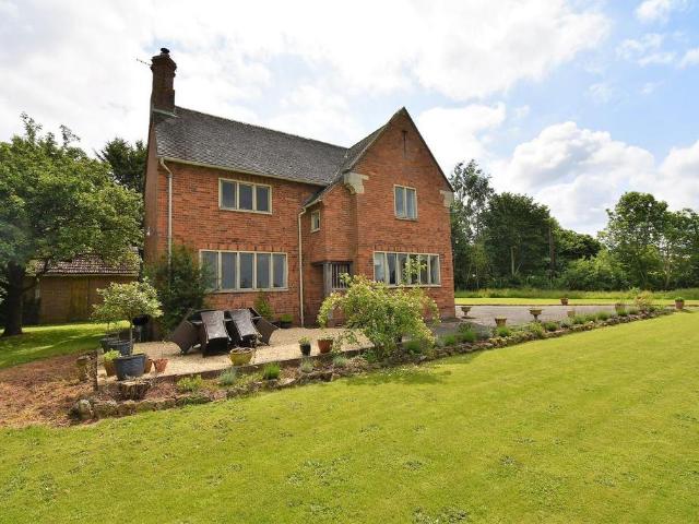 Bitterley, Ludlow 3 bed detached house to rent £1,700 pcm £392 pw
