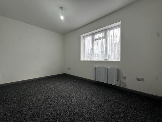 Bitterne Road West, Southampton SO18, 1 bed flat to rent, £695 pcm | PrimeLocation