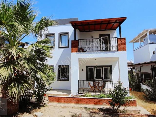 Bitez Köy İçinde Büyük Bahçeli Fırsat İkiz Villa