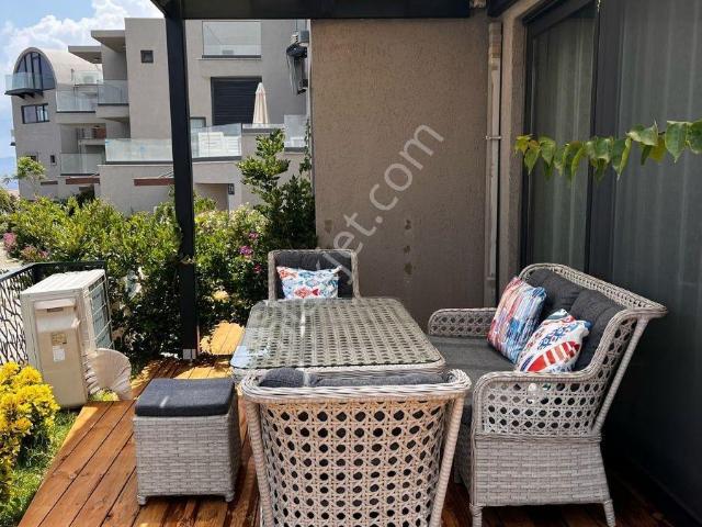 Bitez La Terraza'da Eşyalı,plajlı Kiralık 2+1 Bahçe Katı