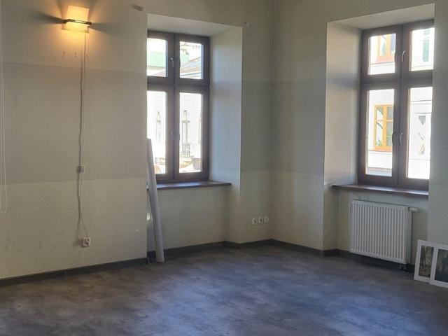 Biura na Rynku 495 m², klimatyzacja, monitoring