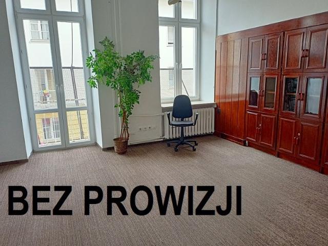 Zapraszam do wynajmu biura 34,42 m² w kamienicy z wysokim sufitem