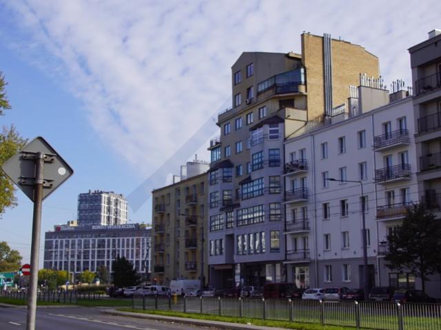 Na wynajem biuro 44 m² z tarasem, recepcją i pełnym wyposażeniem