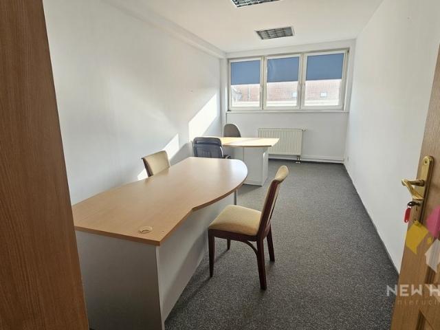 Nowoczesne biuro 100 m2 przy Skodzie, szybki dostęp