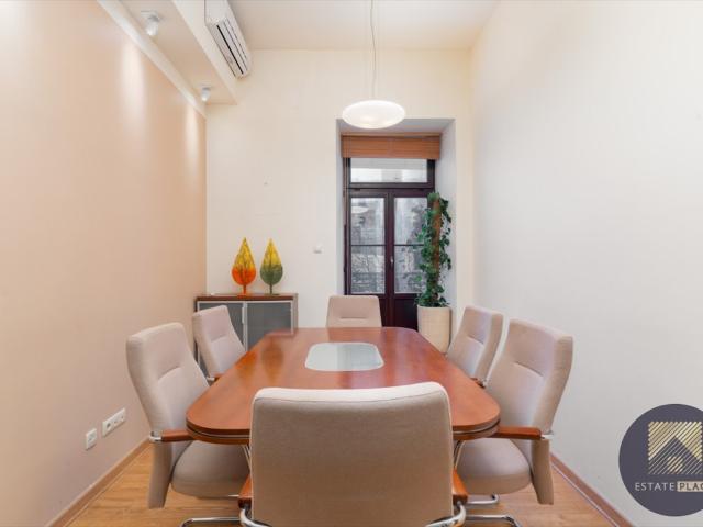 Biuro 122 m² w centrum Warszawy kamienica z klimatem
