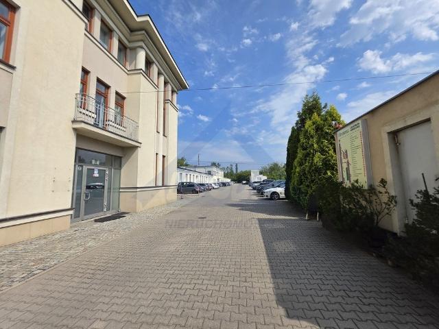 Biuro 234 m² w Włochach z parkingiem polecam