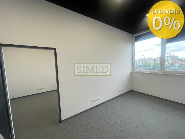 Biuro 28 m² w Włochach, szybki internet, parking polecam!