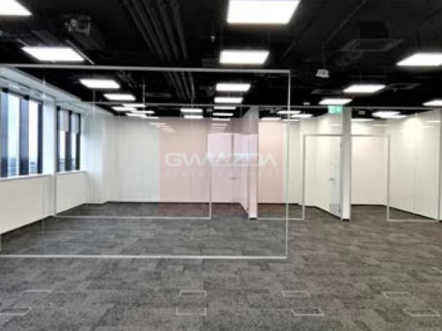 Biuro 290 m² w Śródmieściu Warszawy widok na miasto