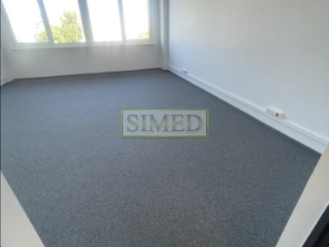 Biuro 33 m² w Włochach, dostęp 24h, szybkie łącza